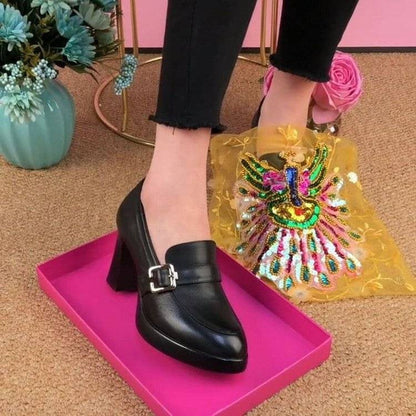 2025 nuevos zapatos de piel con tacón grueso y puntiagudo