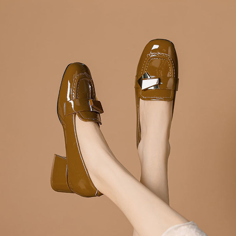 nuevos zapatos de punta cuadrada