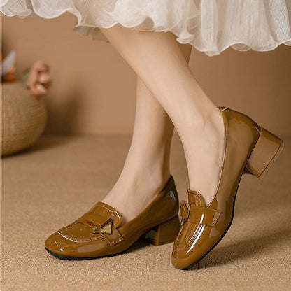 nuevos zapatos de punta cuadrada