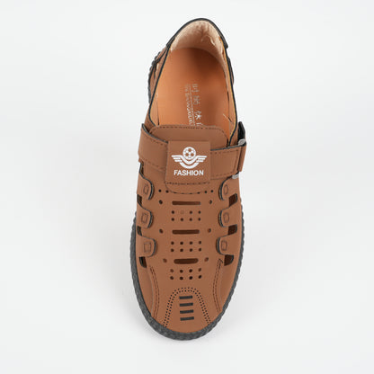 Elegantes sandalias huecas de piel