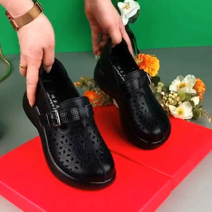 Zapatos de piel con aberturas para mujer