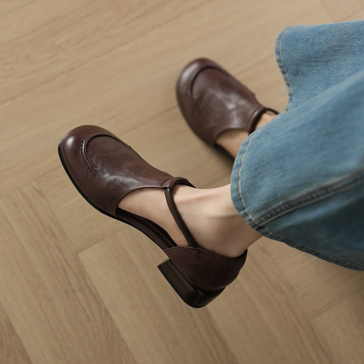 Zapatos de piel estilo francés retro con tacón bajo
