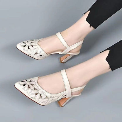 Primavera y verano, el nuevo modelo de hebillas gruesas y puntiagudas con tacones altos está hueco en la moda.
