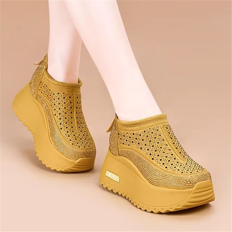 Zapatos casuales huecos elevados