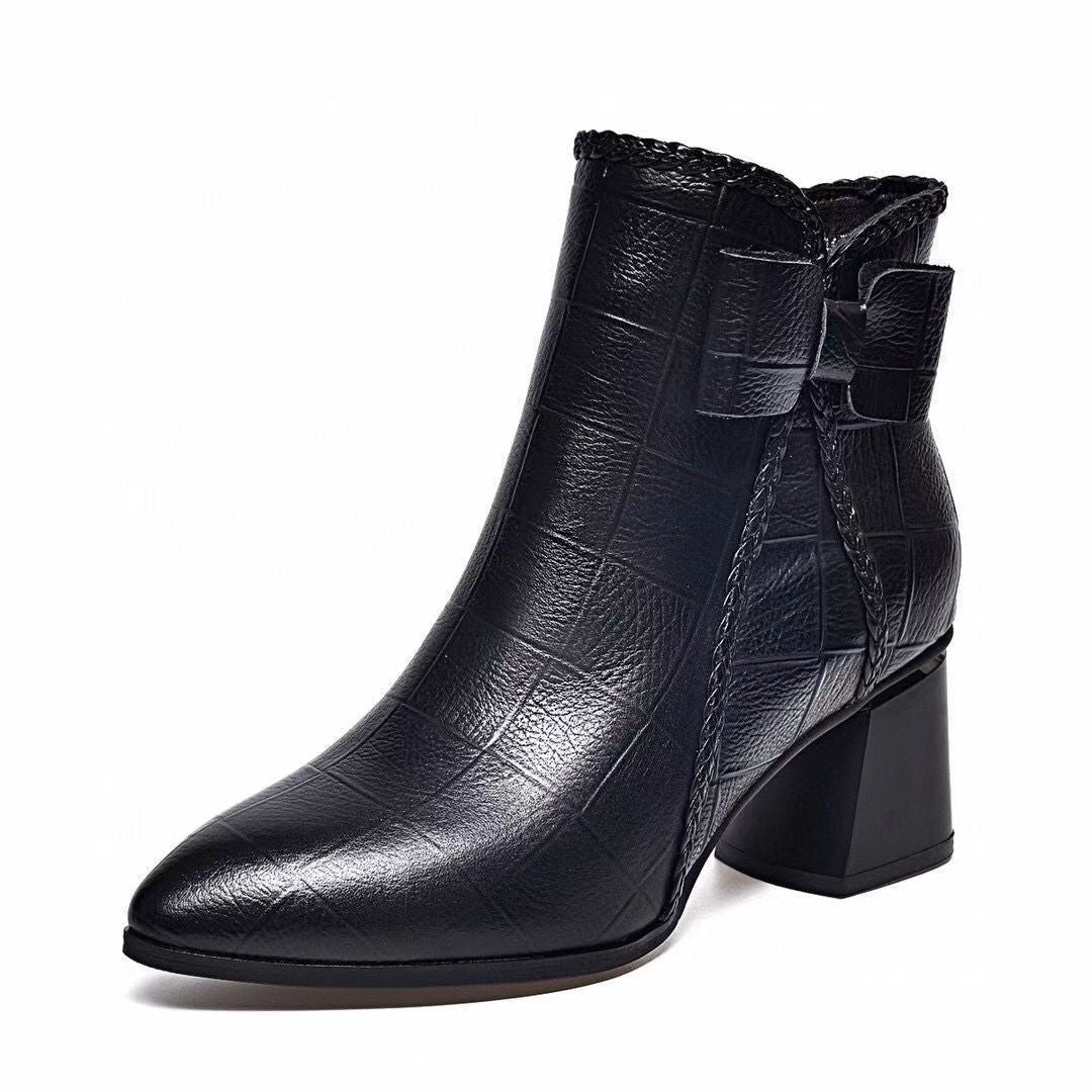Botas de tacón alto de piel femenina (patrón cuadrado)