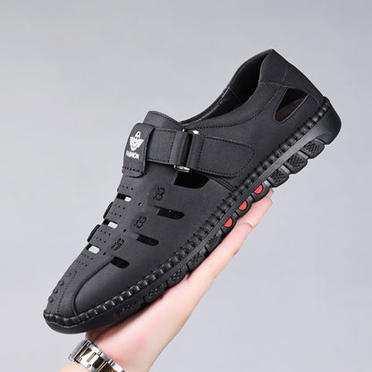 Elegantes sandalias huecas de piel