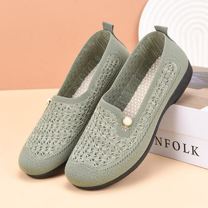 Zapatillas de tenis adornadas con perlas