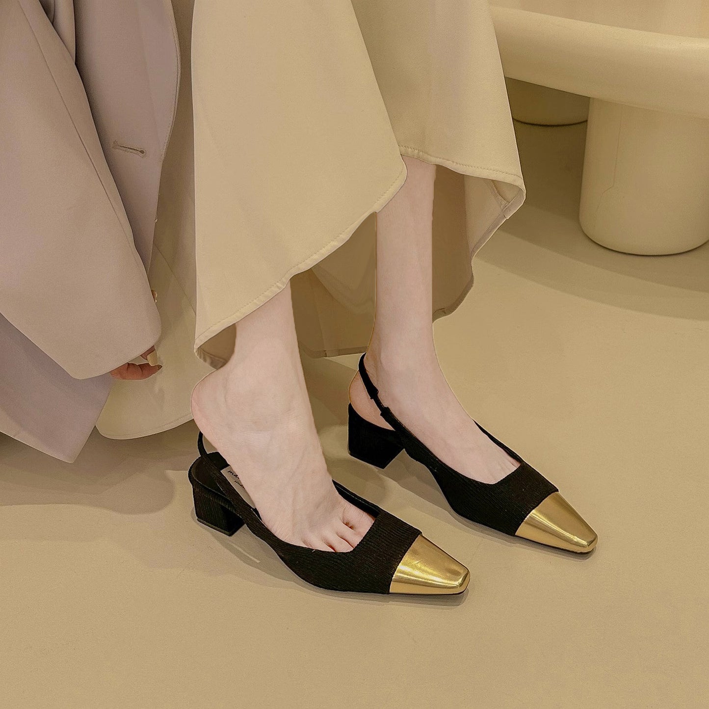 (cabeza dorada) tacones altos