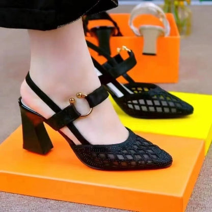 Tacones altos de malla con recortes