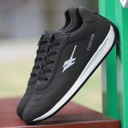 Zapatillas deportivas de punta redonda y suela blanda